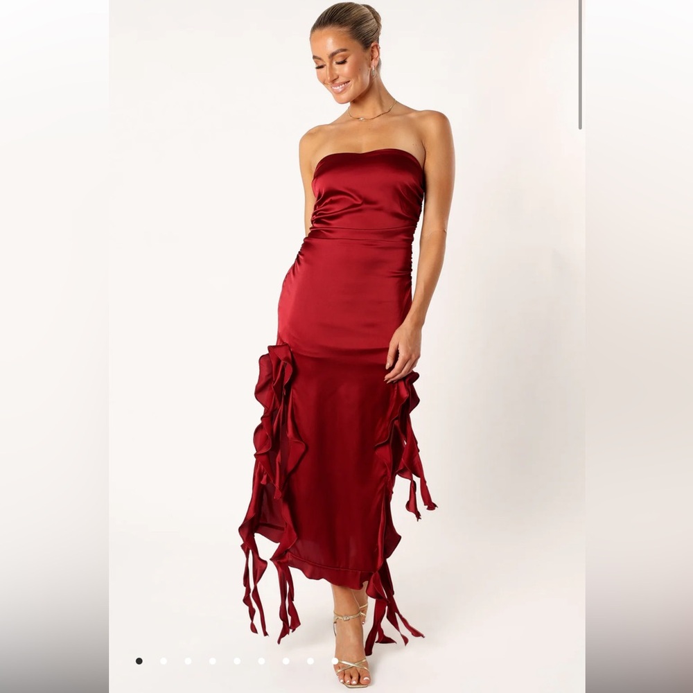 Petal & Pup Lee Strapless Midi Dress